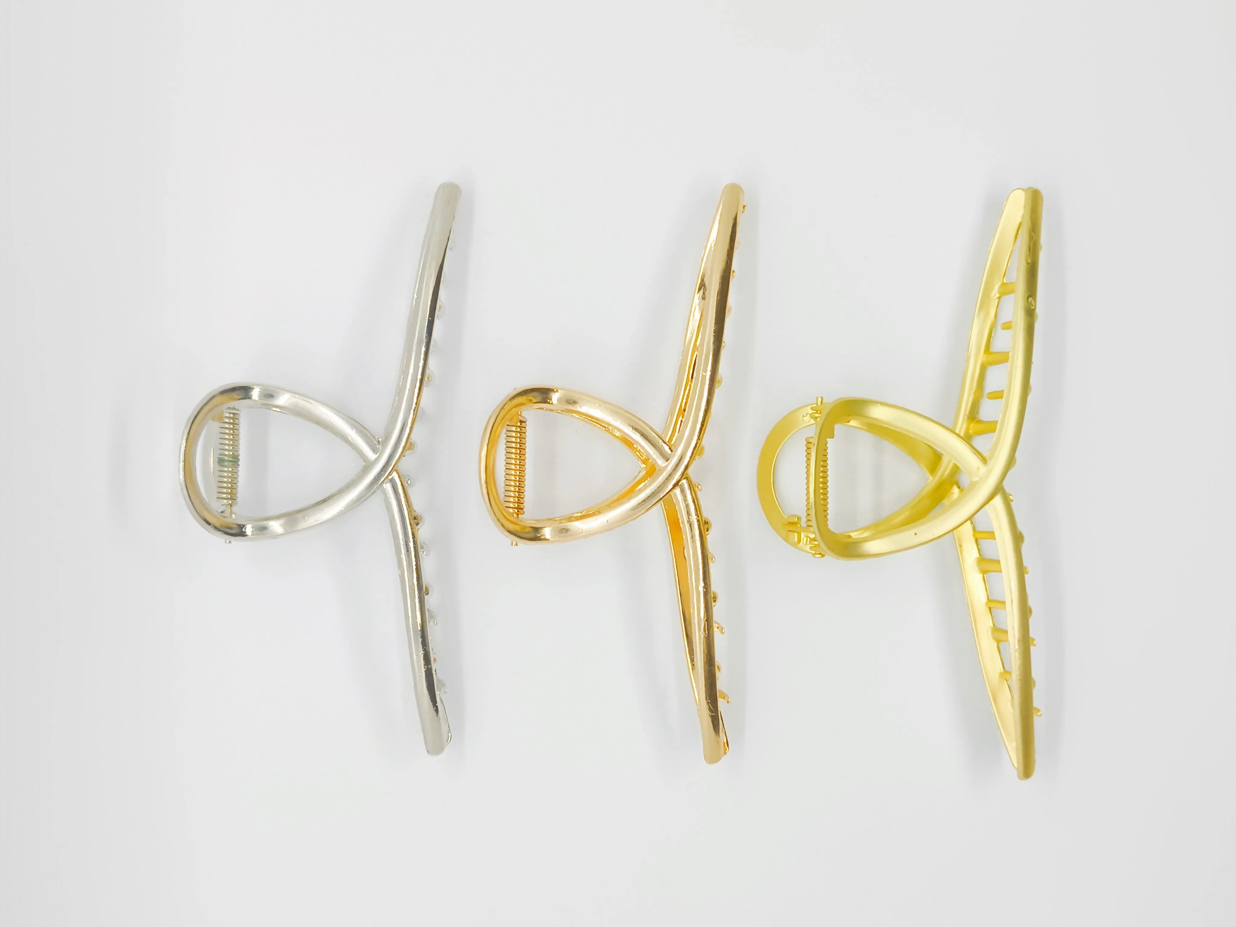 Elegant Twisted Alloy Hair Claw Clip